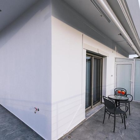 Lychnos Apartments Kamilari Bagian luar foto