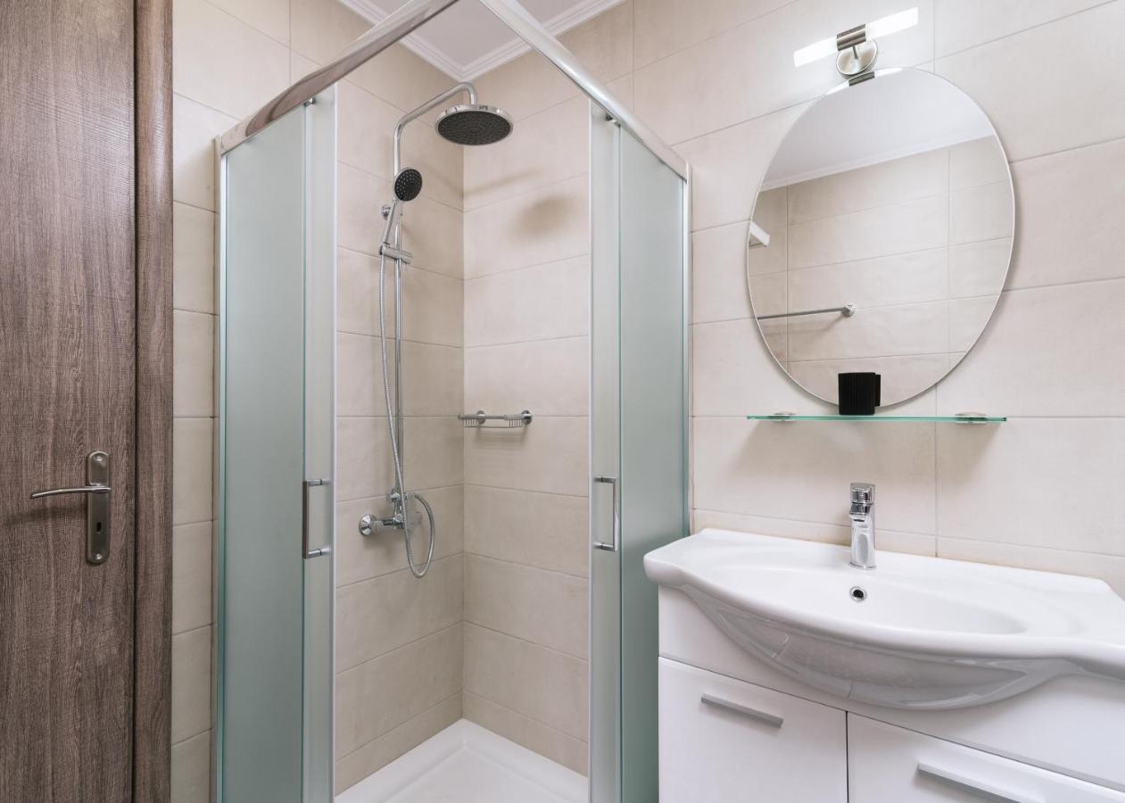 Lychnos Apartments Kamilari Bagian luar foto