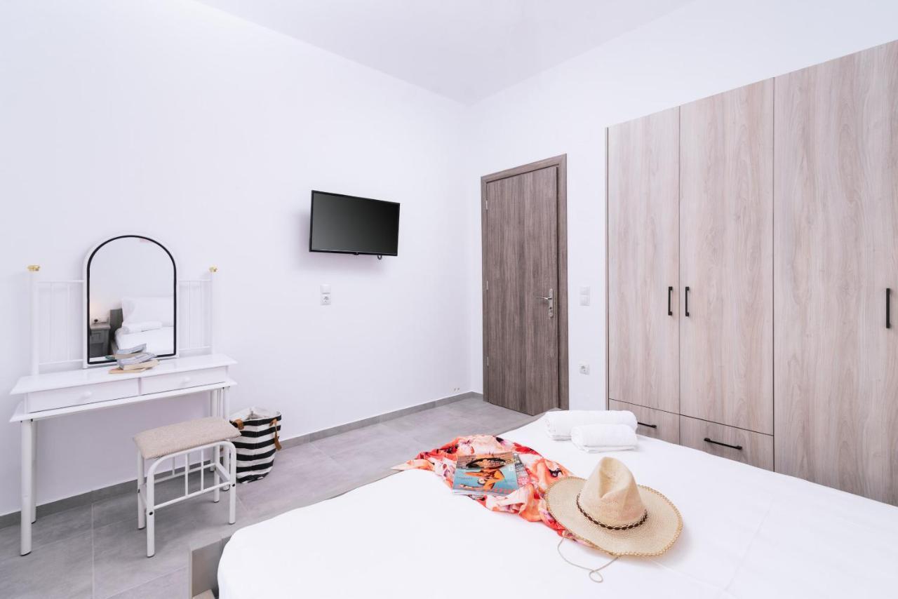 Lychnos Apartments Kamilari Bagian luar foto