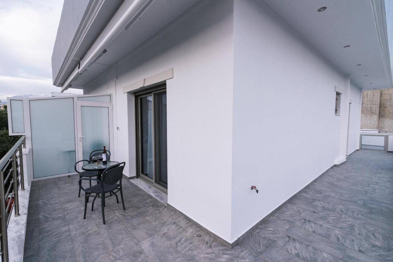 Lychnos Apartments Kamilari Bagian luar foto
