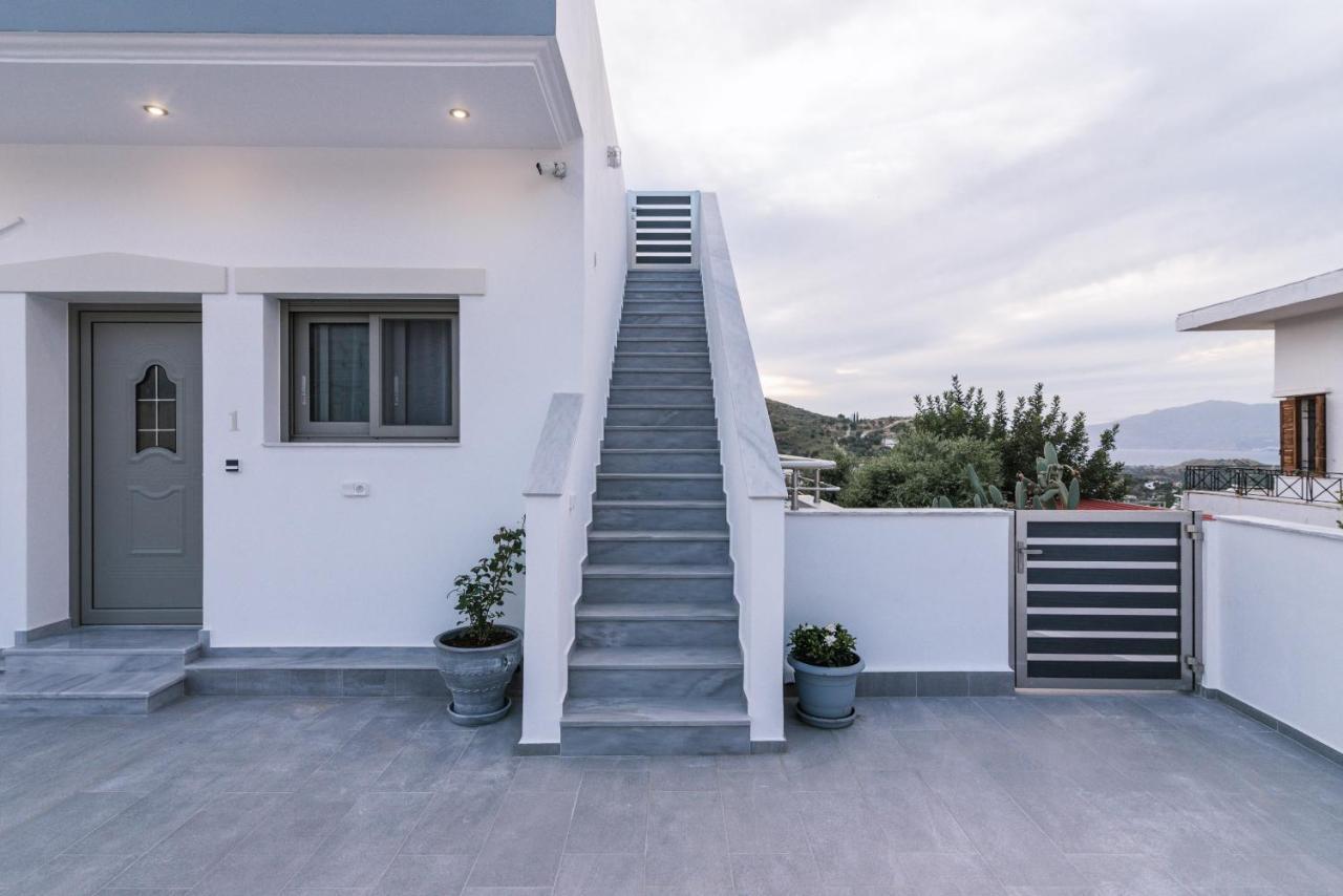 Lychnos Apartments Kamilari Bagian luar foto