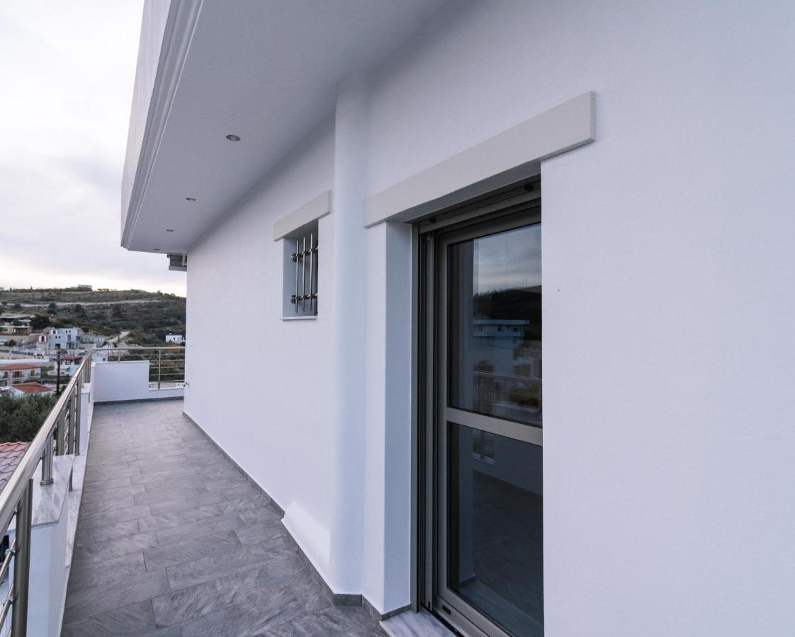 Lychnos Apartments Kamilari Bagian luar foto