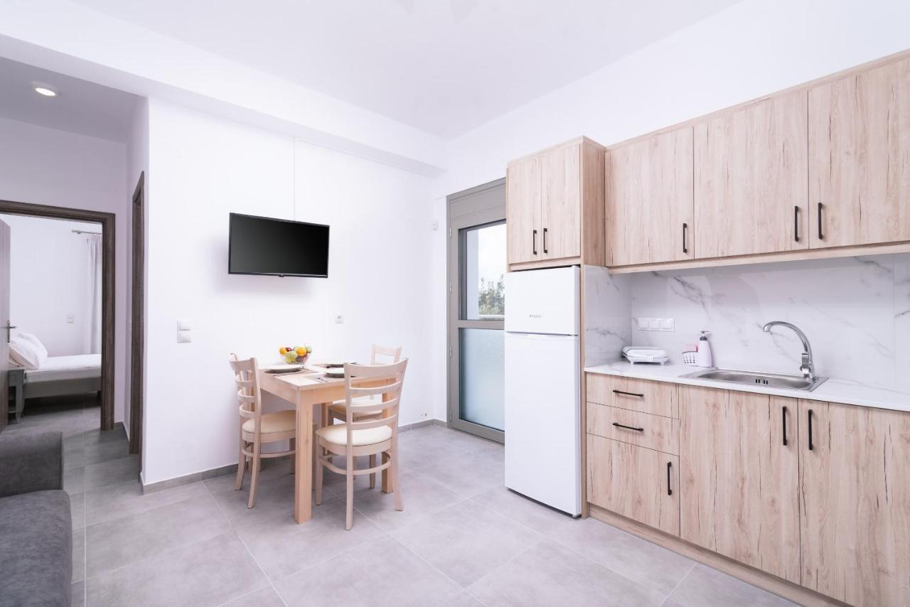 Lychnos Apartments Kamilari Bagian luar foto