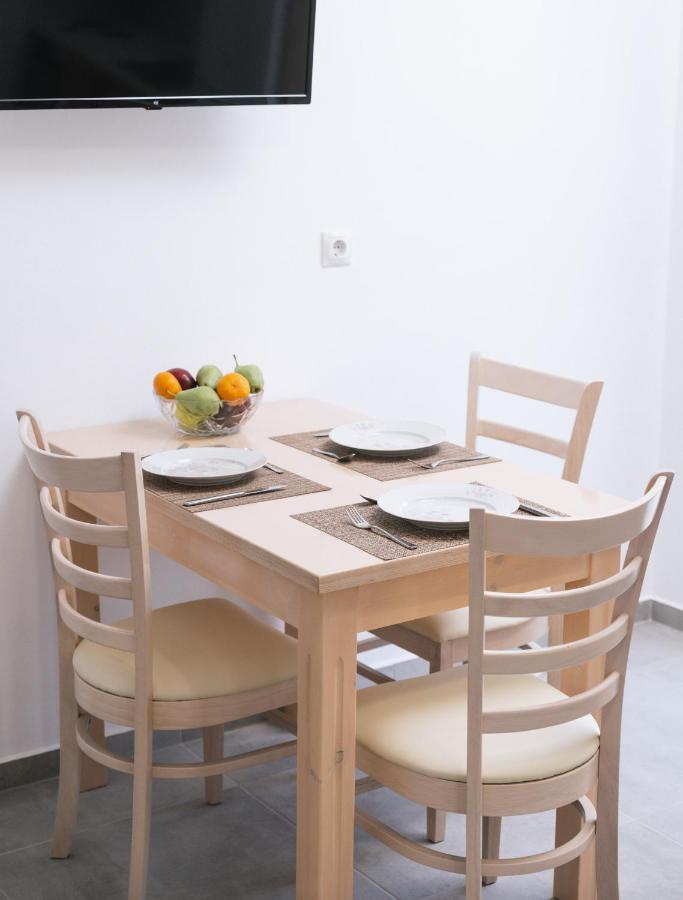 Lychnos Apartments Kamilari Bagian luar foto