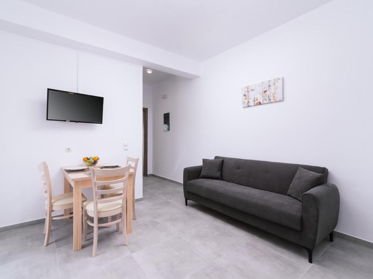 Lychnos Apartments Kamilari Bagian luar foto